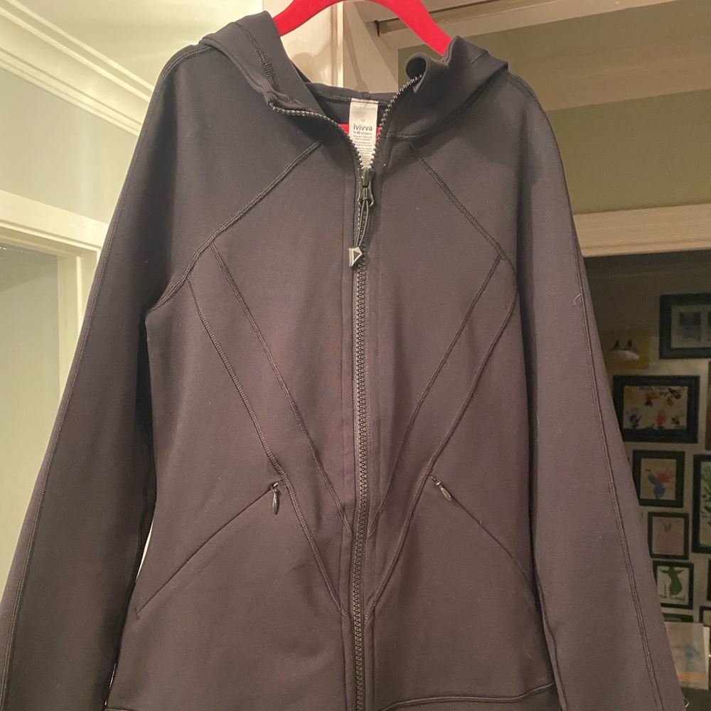 Ivivva girls size 12 hooded jacket